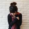 男子走路时多次故意触碰女学生